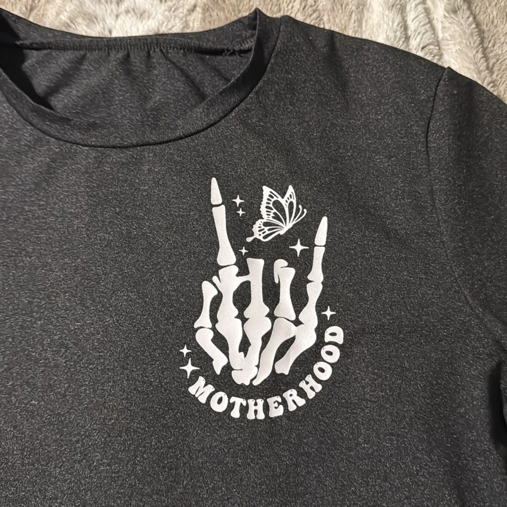 Rockin Motherhood tshirt - Picture 2 of 4